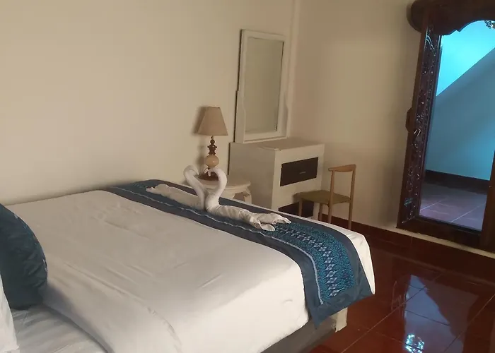Hostel Between *